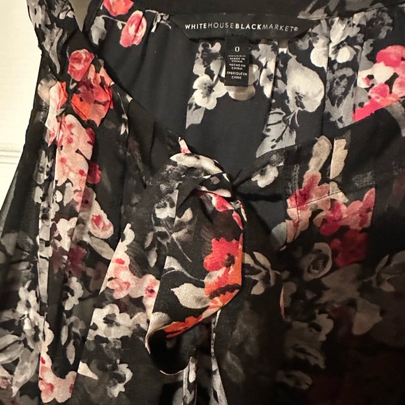 White House Black Market Floral, Halter neckline Top size 0 - Picture 2 of 5
